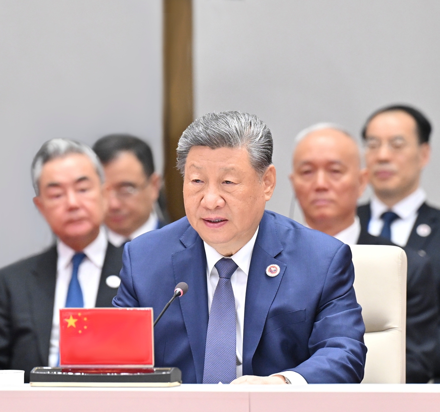 當(dāng)?shù)貢r間9月1日上午，國家主席習(xí)近平在比什凱克出席上海合作組織成員國元首理事會第二十六次會議。習(xí)近平發(fā)表題為《推動上海合作組織實現(xiàn)更高質(zhì)量發(fā)展》的重要講話。
